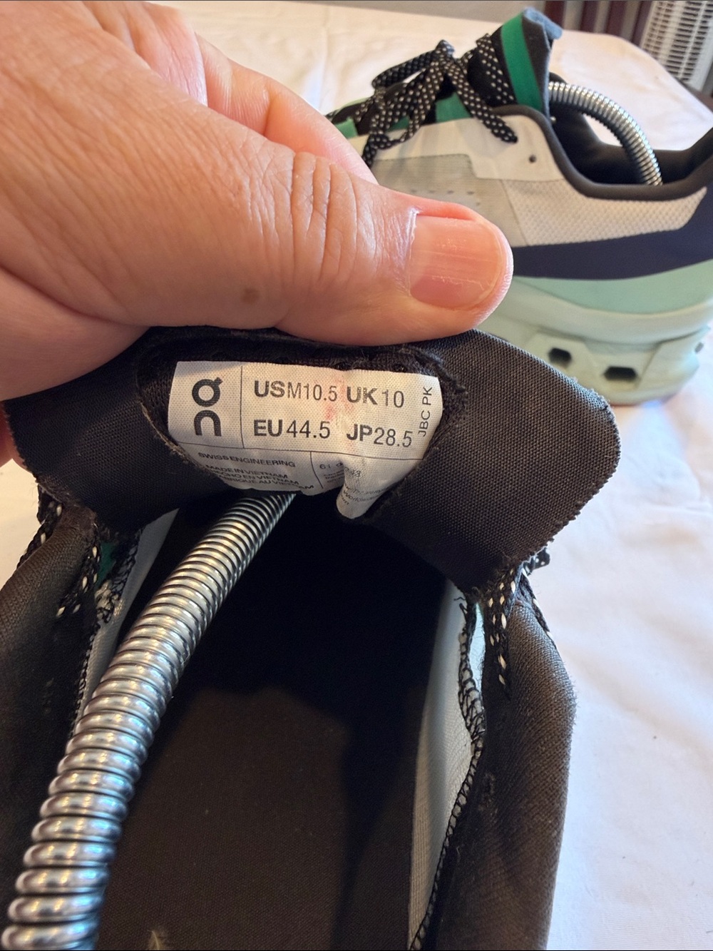 On Running Cloud Monster Sneakers Sz 10.5 GUC plenty of life - Picture 5 of 7
